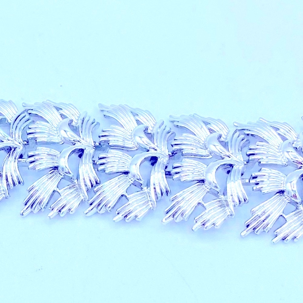 Vintage CORO Pegasus Silver Tone Textured Spiked Leaf Design Link Bracelet - Picture 7 of 9